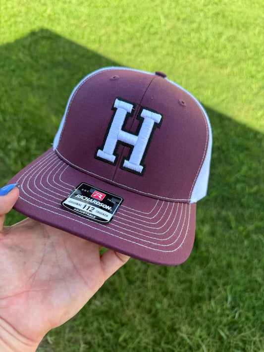 Men’s maroon H hat