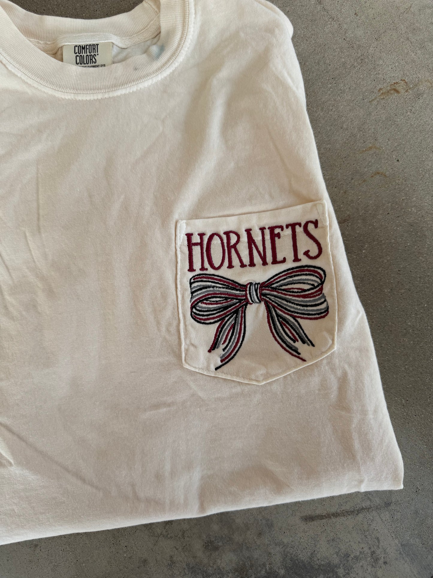 Hornets Bow pocket Tee